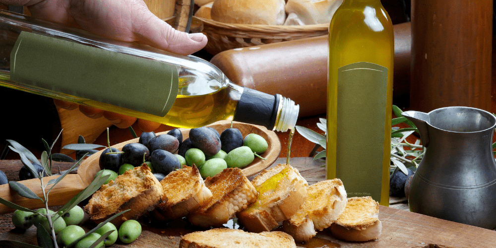 7 Reasons Why You Should Eat Olive Oil Every Day if You’re Over 40